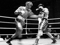 Boxen stellt eine enorme Ausdauerleistung dar, außerdem benötigt ein Boxer eine gute Technik, Schnelligkeit, Reaktionsgeschwindigkeit, Kraft, Distanz und Kampfgeist 